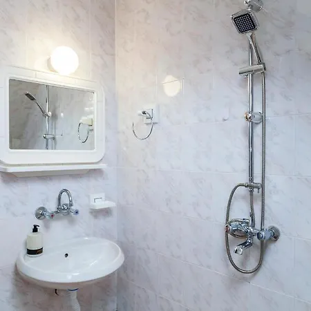 Bay Къща за гости 4*