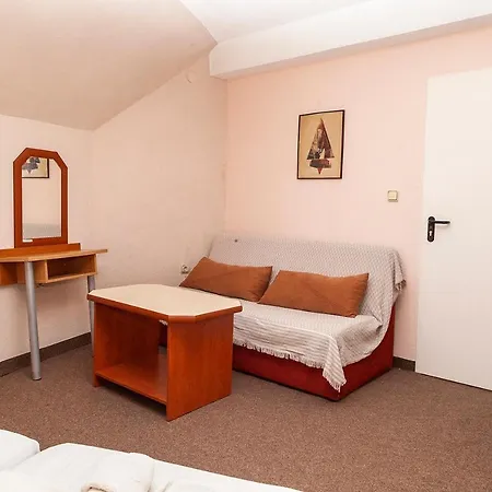 Къща за гости Bay Равда