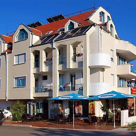 Къща за гости Bay 4*