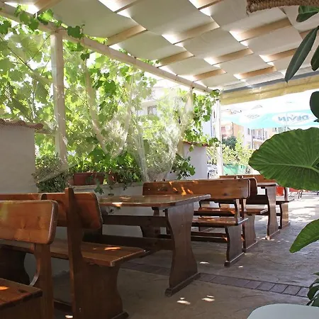 Bay Къща за гости 4*