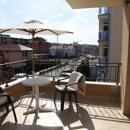 Bay Vendégház Ravda